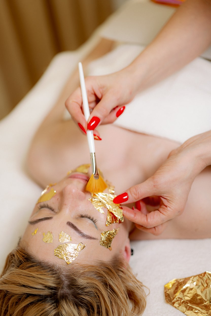 Lifting facial cu Nanoparticule de Aur 