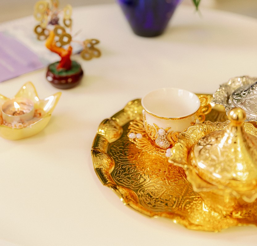 Rasfat luxos pentru regi/regine cu aur 