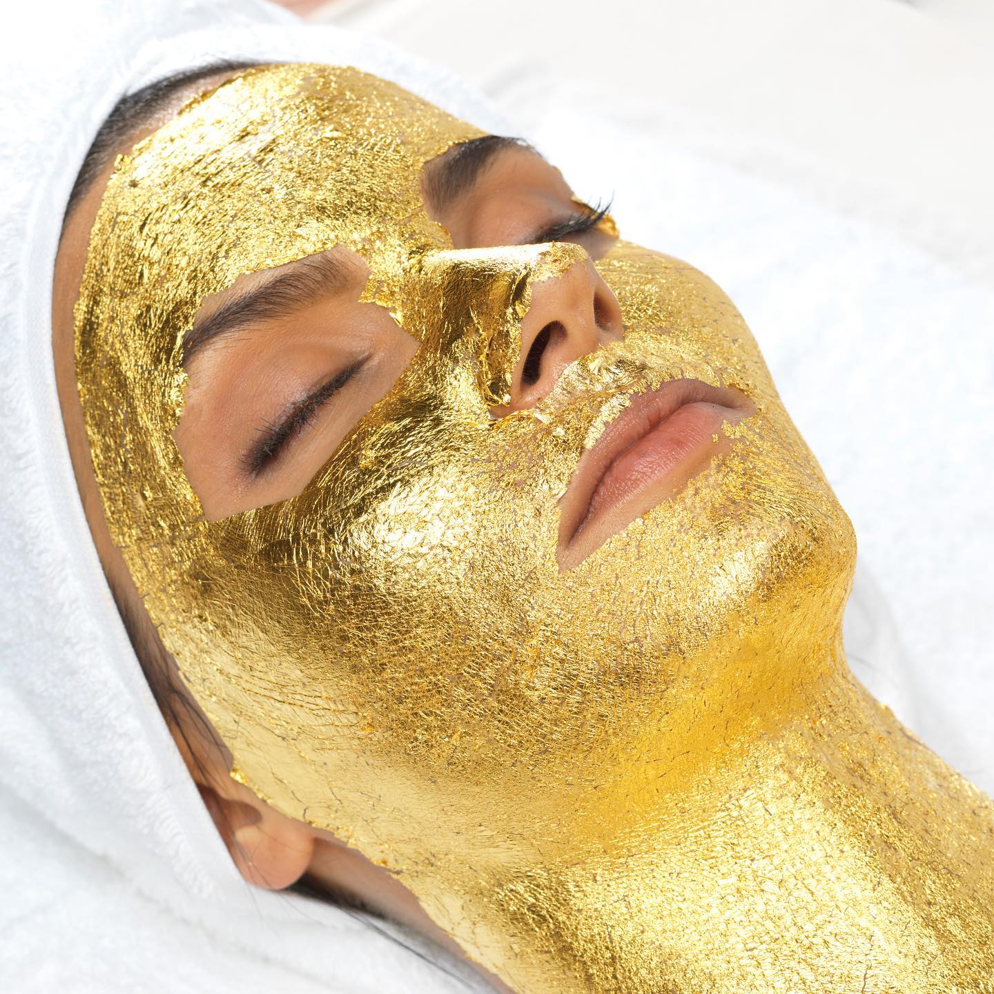 Tratament cu Aur 24K fata + gat 